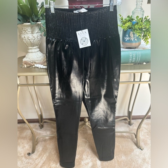 LITA by CIARA Black Liquid Faux Leather Leggings Smocked Waistband NWT Sz 10 - Picture 3 of 9